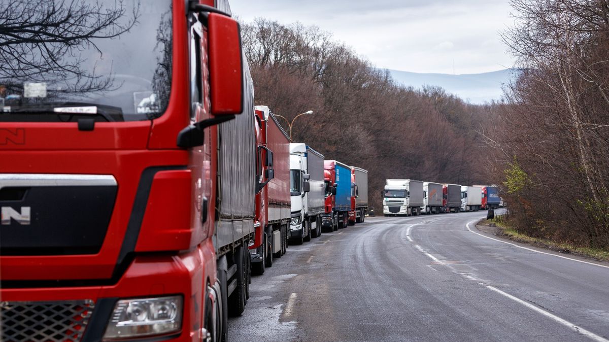 Slovenští dopravci ohlásili přerušení protestů, chtějí jednat s ministry